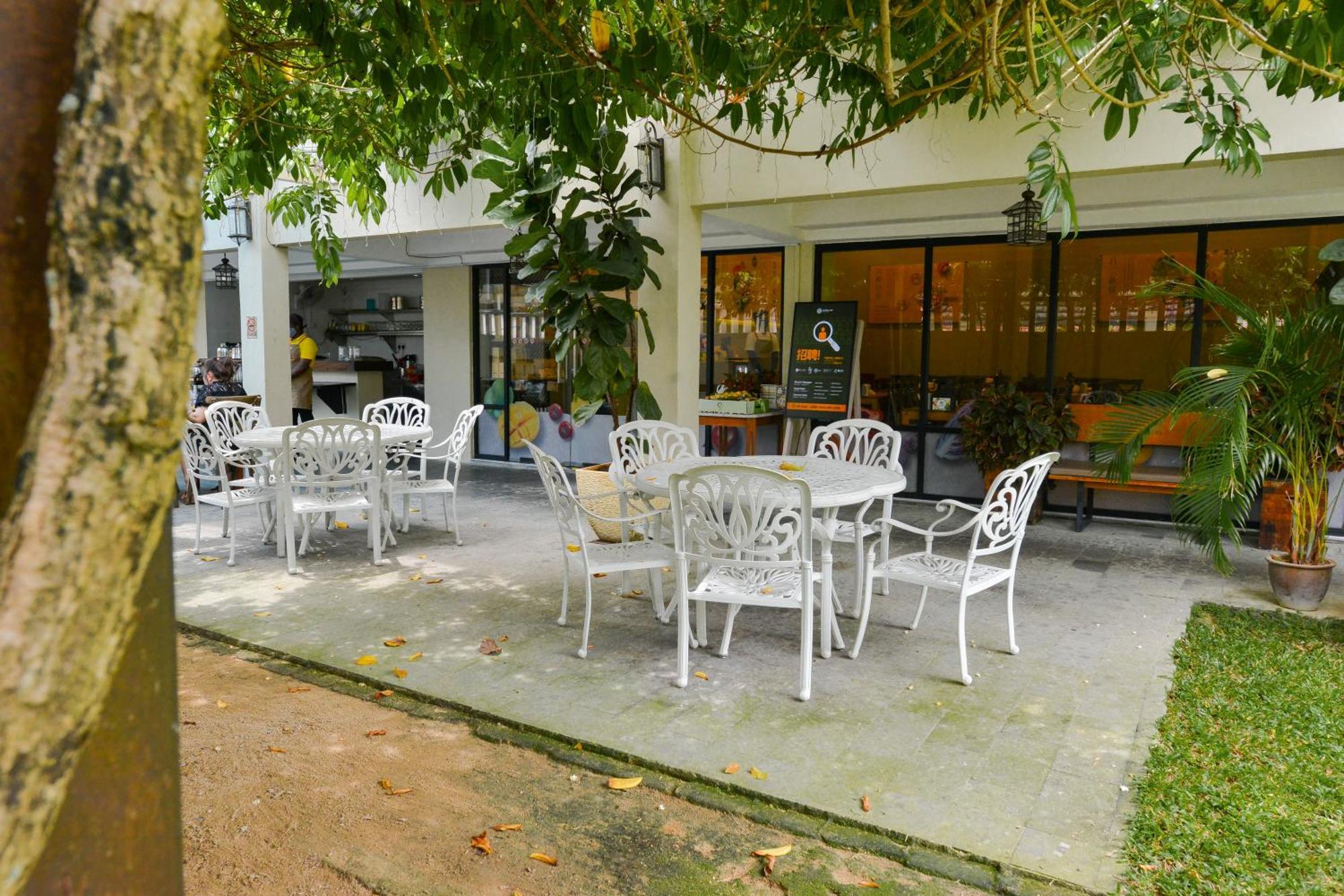 Sojourn Spa Hotel Melaka Exterior photo