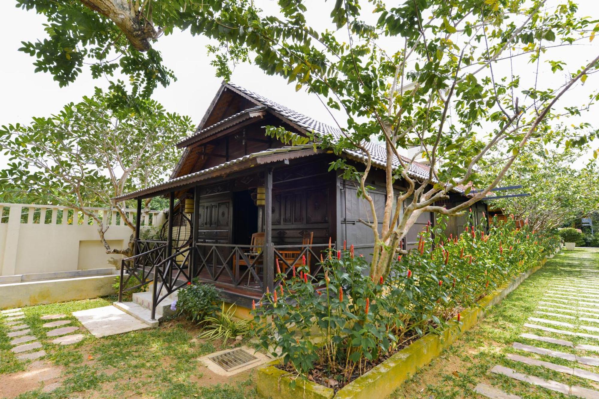 Sojourn Spa Hotel Melaka Exterior photo