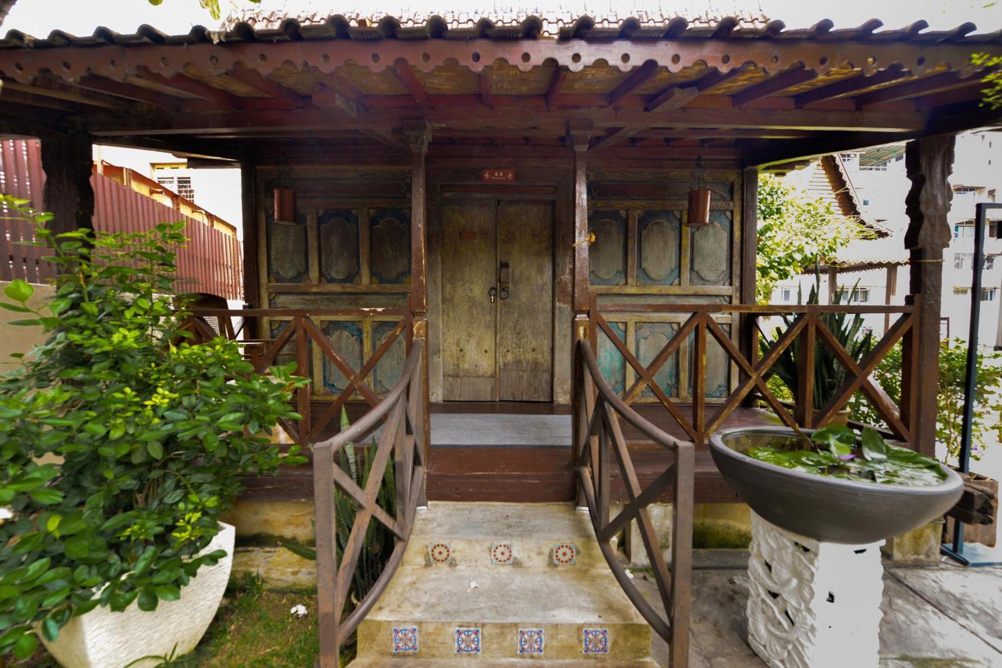 Sojourn Spa Hotel Melaka Exterior photo